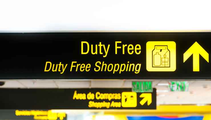 Il trucco per risparmiare in aeroporto con gli acquisti tramite duty free